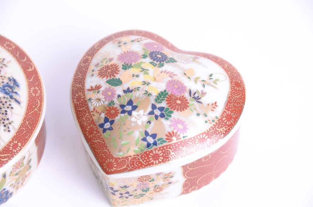 Pair Of Japanese Satsuma Trinket Boxes EBTH