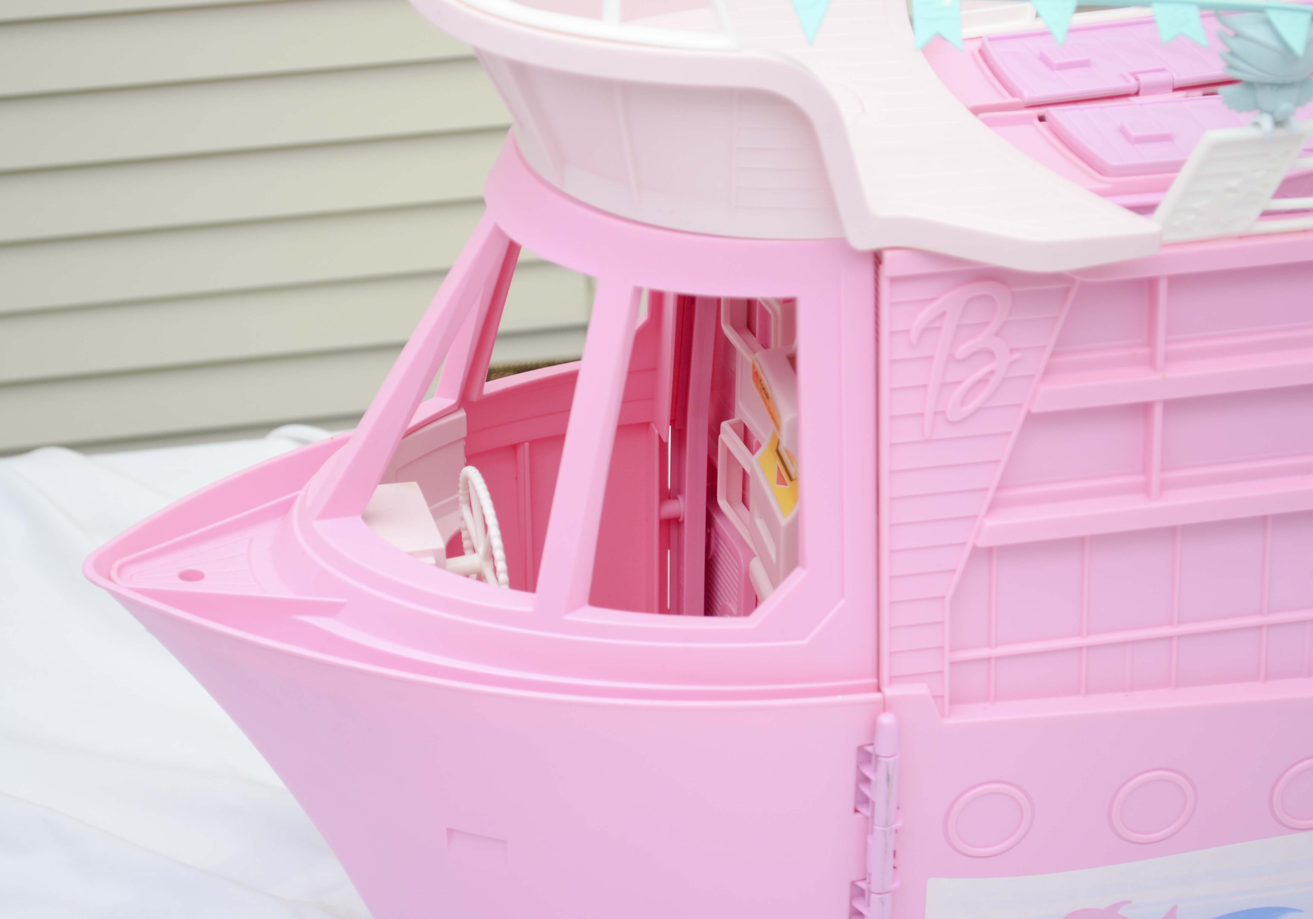 Barbie Cruise Ship with Accessories and Barbie Dolls EBTH