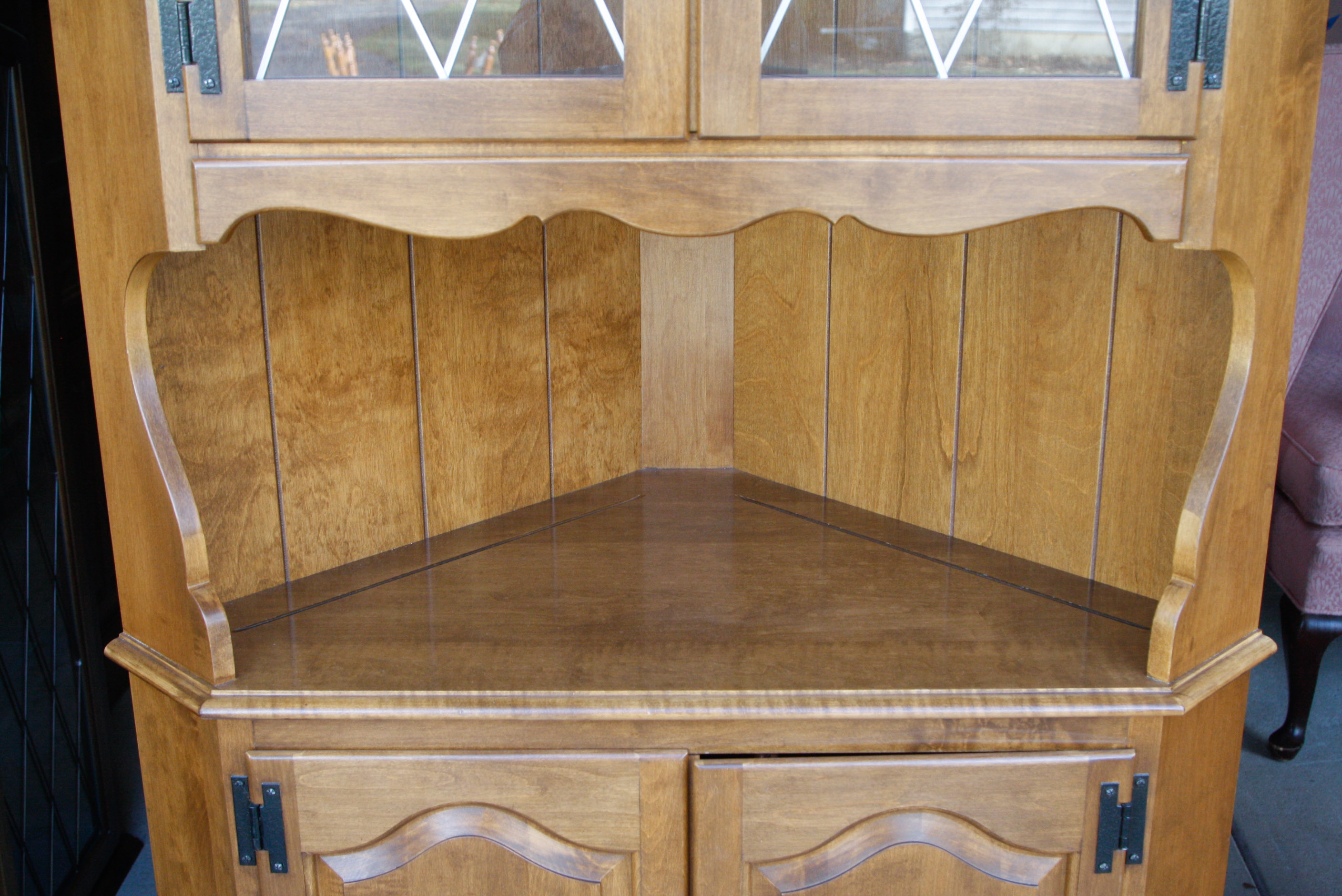 Ethan Allen Heirloom Corner 2 EBTH