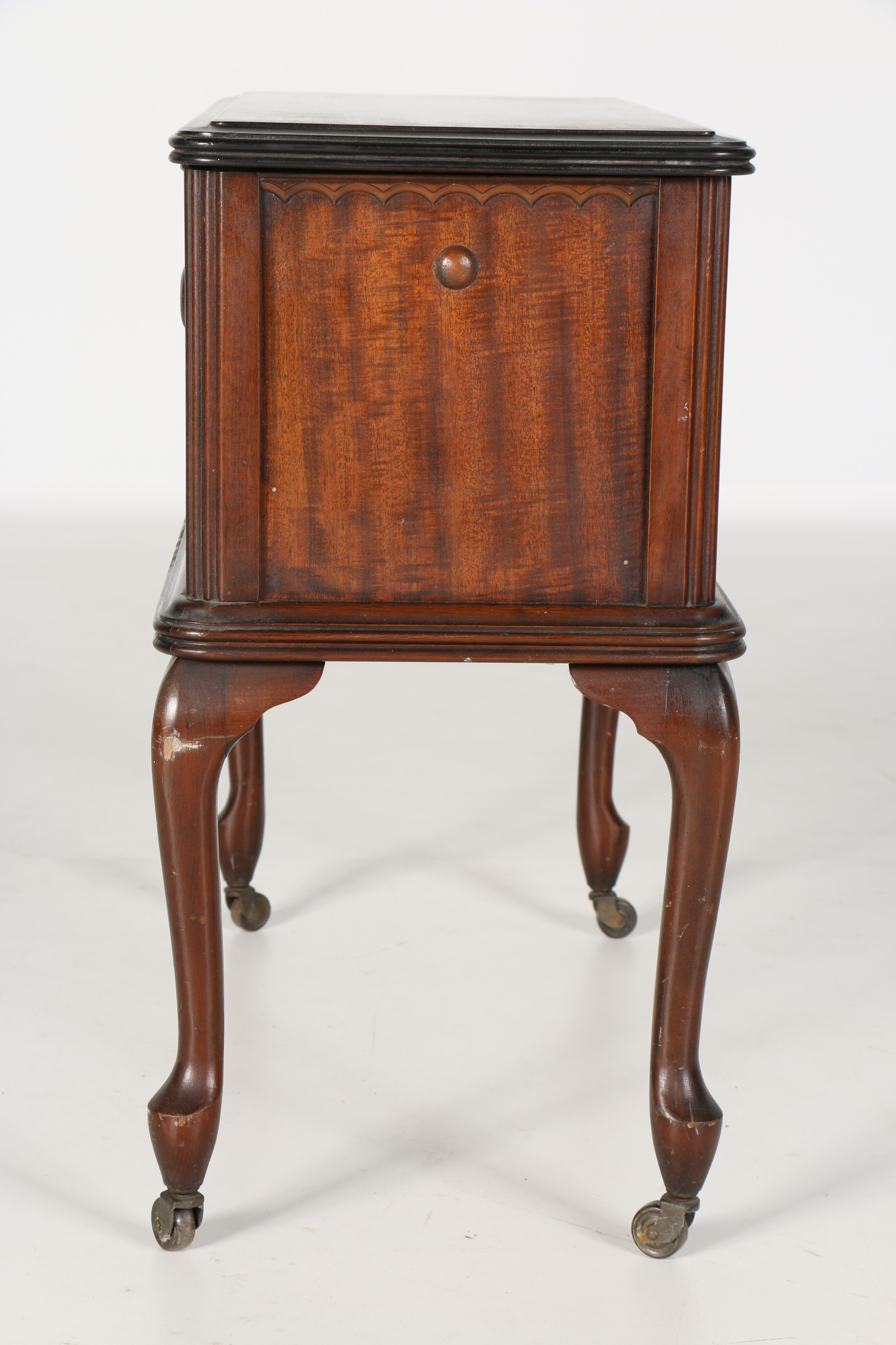 Vintage Sewing Chest EBTH