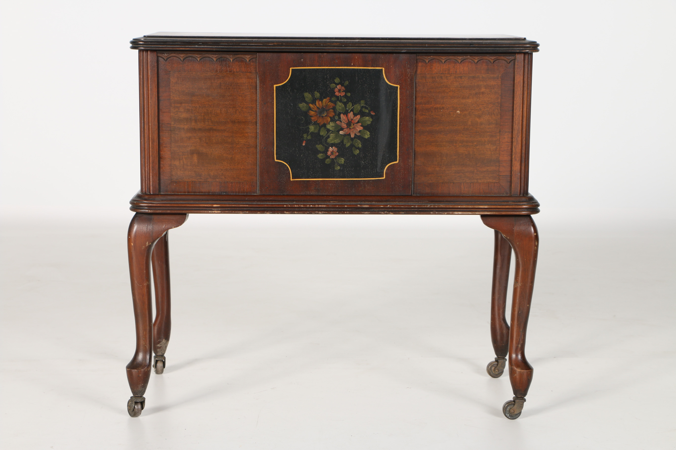 Vintage Sewing Chest EBTH