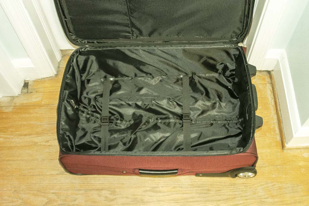 Bob Mackie Luggage Set EBTH