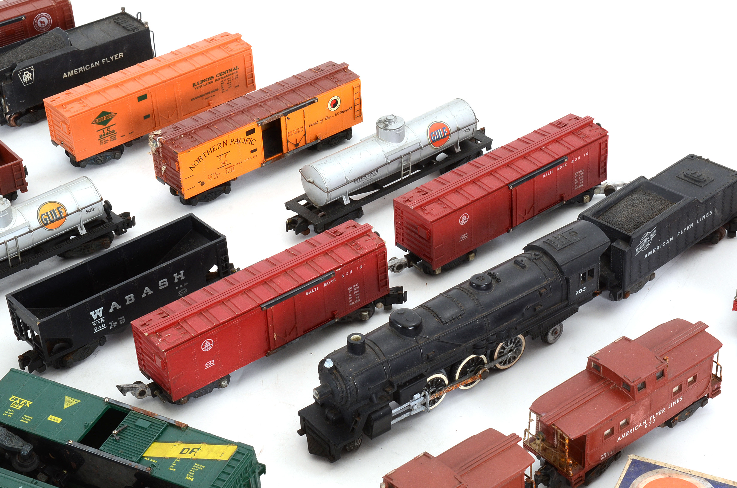 Collection of Vintage American Flyer Trains EBTH