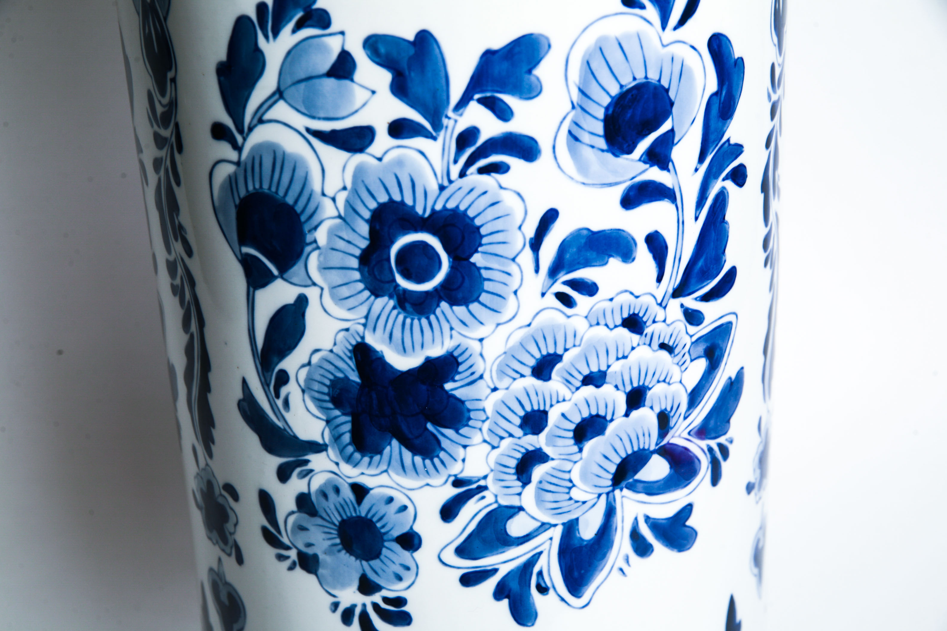 Chinese Inspired Blue and White Ceramic Umbrella Stand. EBTH
