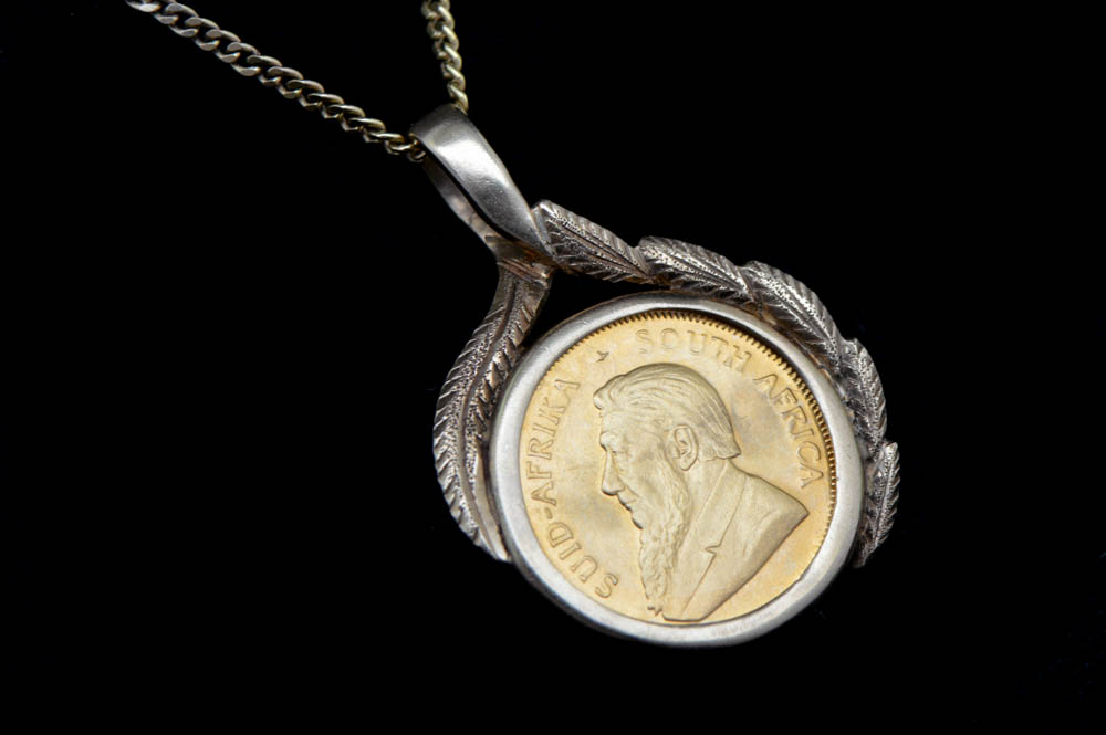 South African 1/10th Krugerrand Gold Pendant with Gold Chain EBTH