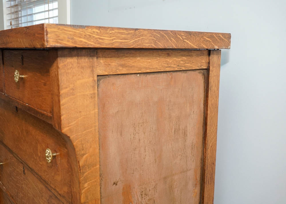 Antique Tiger Oak Veneer Chest of Drawers EBTH
