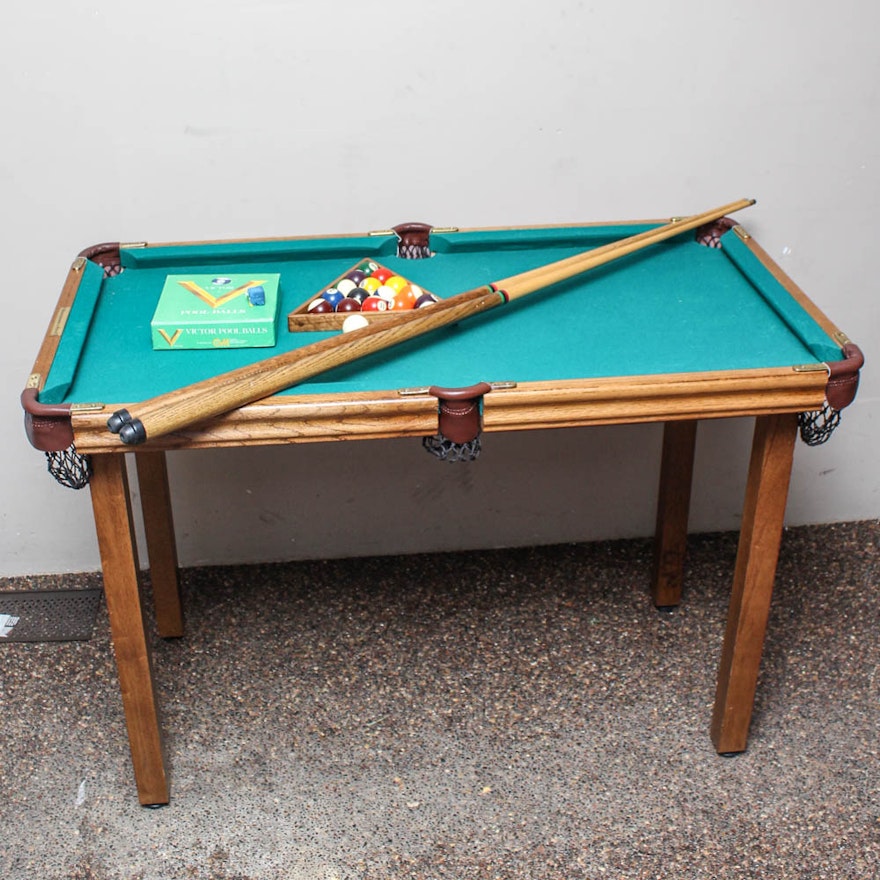 Abercrombie & Fitch Miniature Pool Table : EBTH