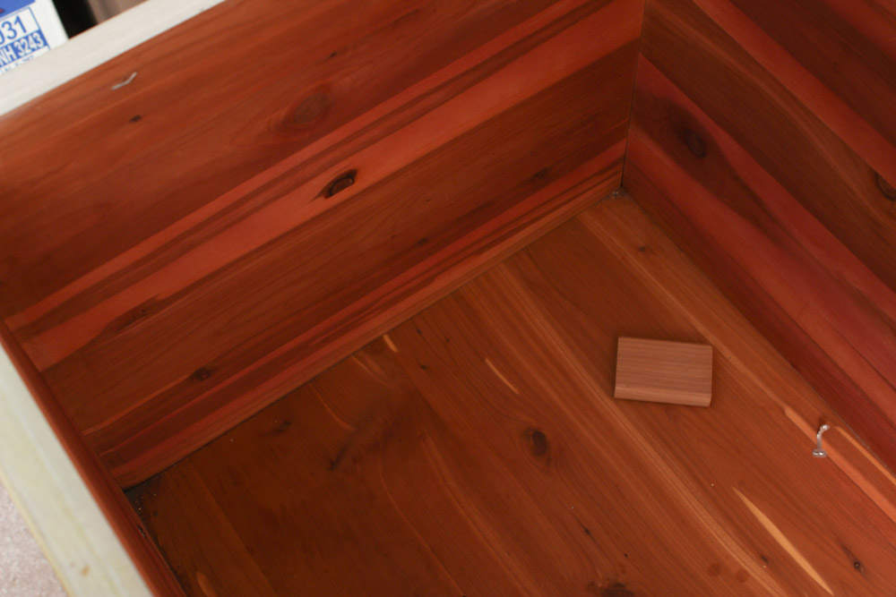 French Provincial Style Lane Cedar Chest EBTH