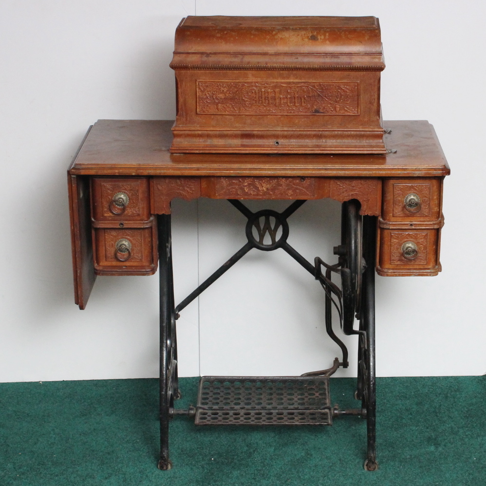 Antique White Treadle Sewing Machine and Table | EBTH