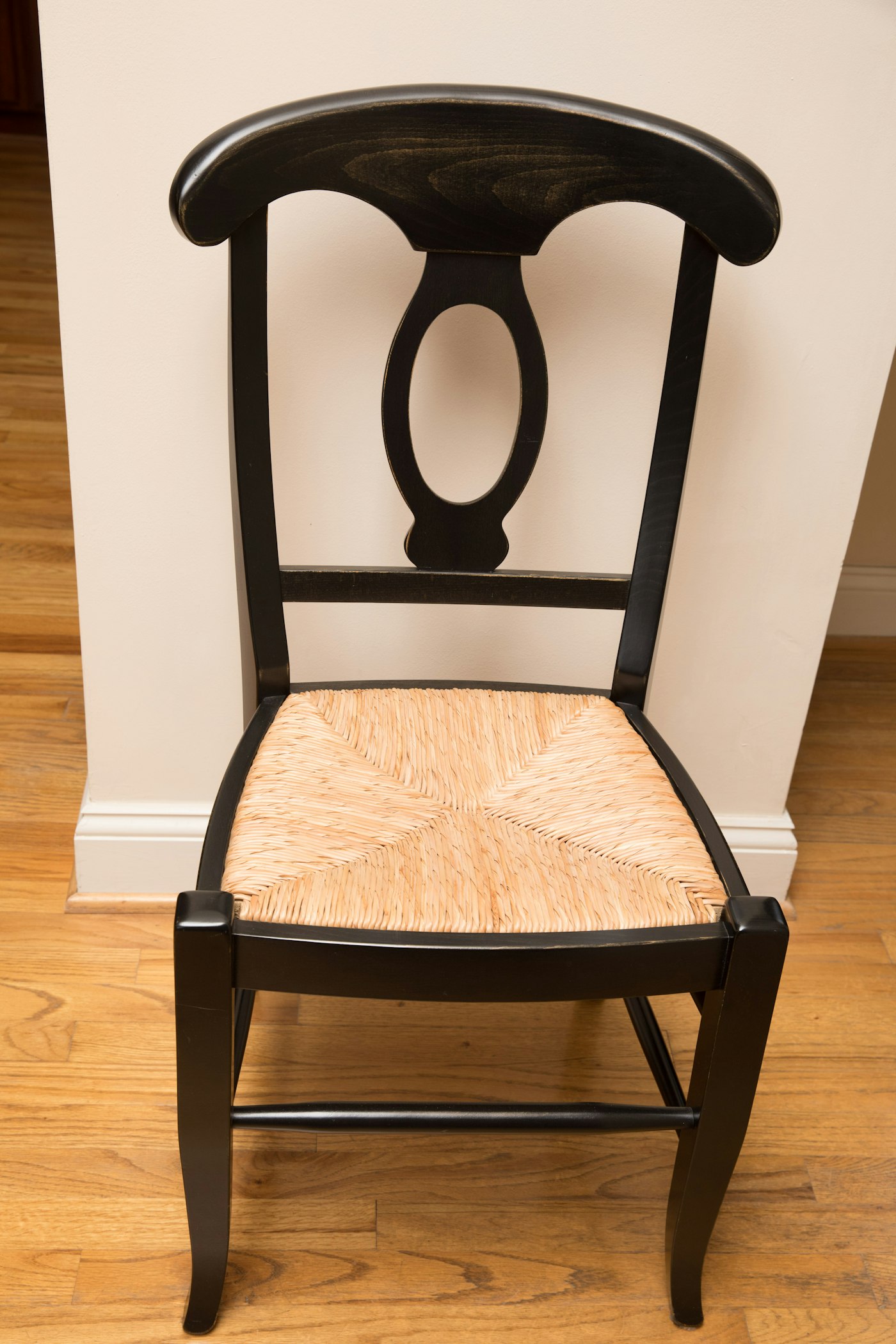 Pottery Barn "Napoleon®" Rush Seat Dining Chair Set of Nine | EBTH