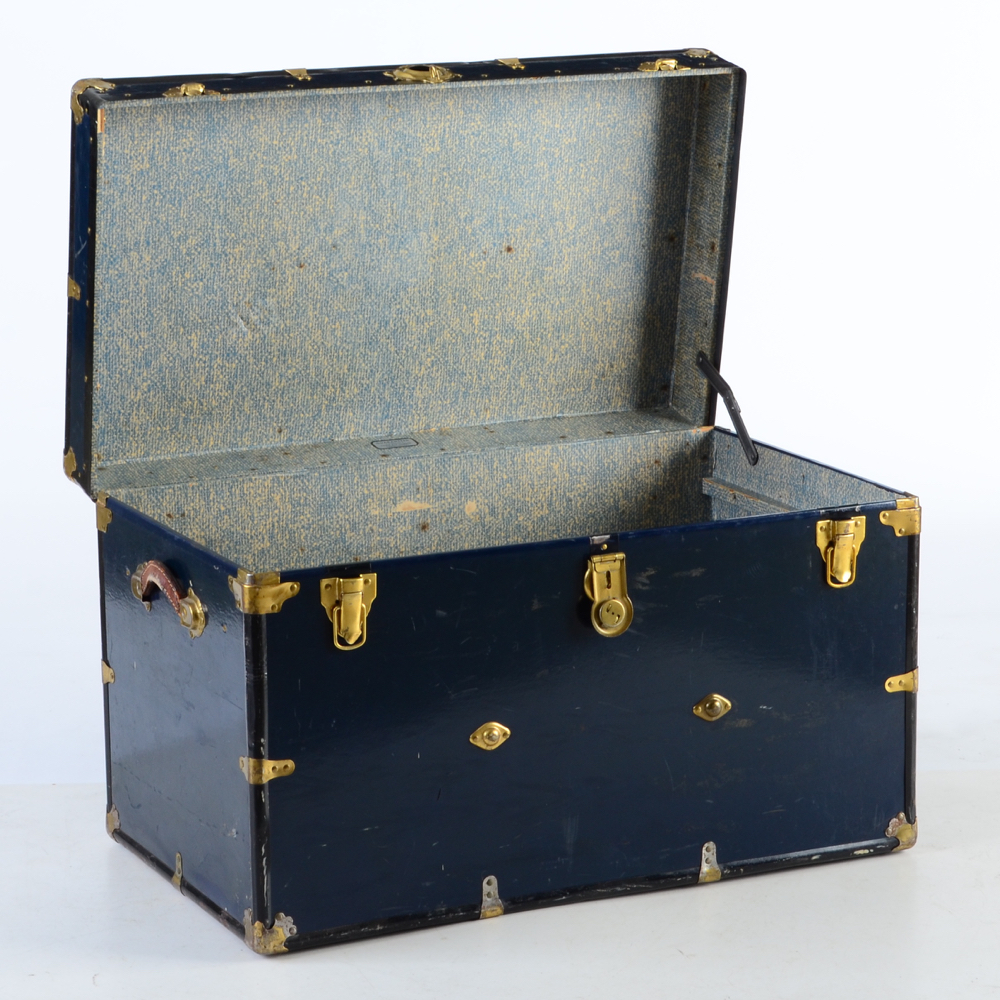 Vintage Blue Steamer Trunk | EBTH