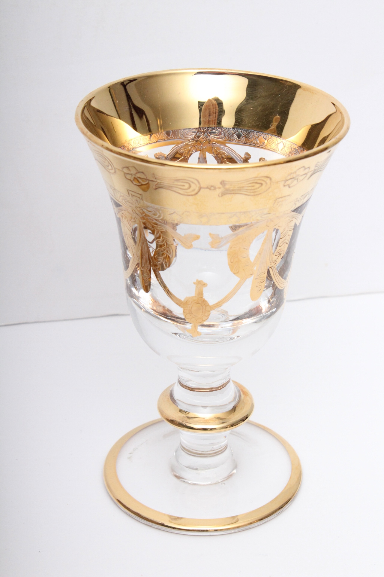 Clear Glassware with Gold Decor EBTH