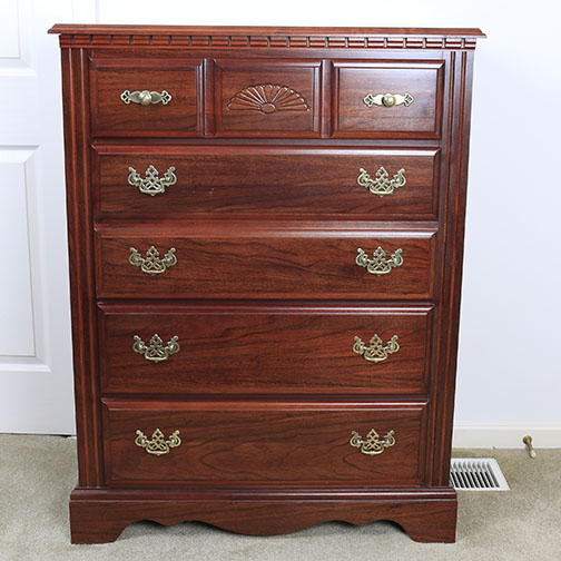 Broyhill Chest of Drawers EBTH