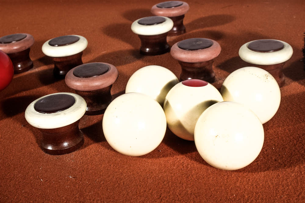 Ebonite Bumper Pool Table with Accessories EBTH