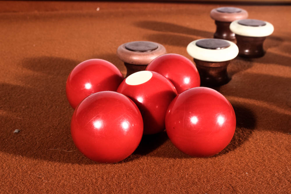 Ebonite Bumper Pool Table with Accessories EBTH