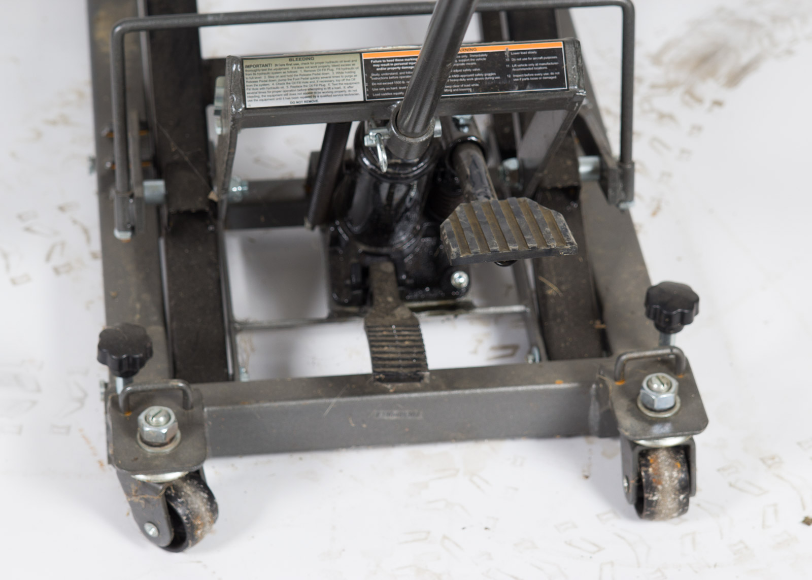 Pittsburgh Automotive 1,500 lbs ATV Motorcycle Lift EBTH