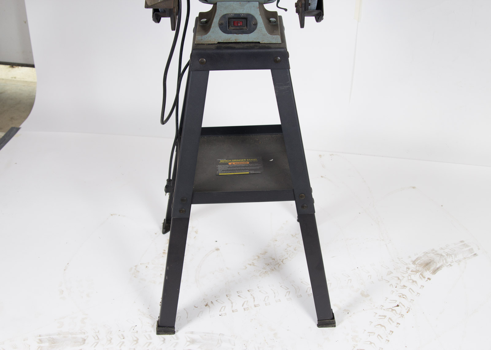 Delta Model 23880 8Inch Bench Grinder with Stand EBTH