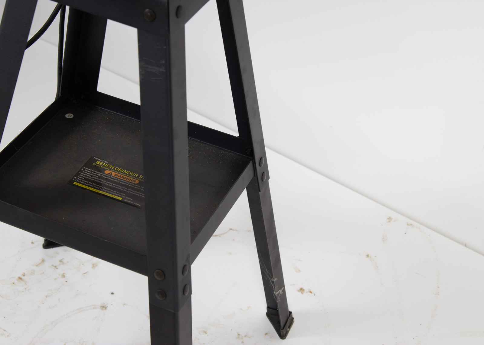 Delta Model 23880 8Inch Bench Grinder with Stand EBTH