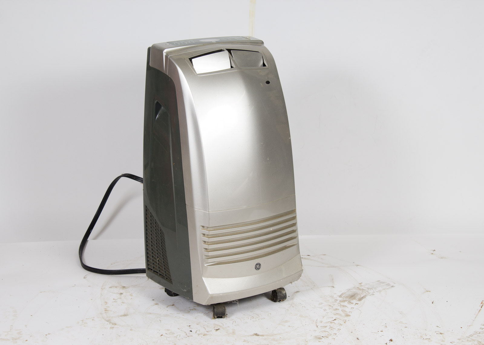 GE Air Conditioner Unit on Wheels EBTH