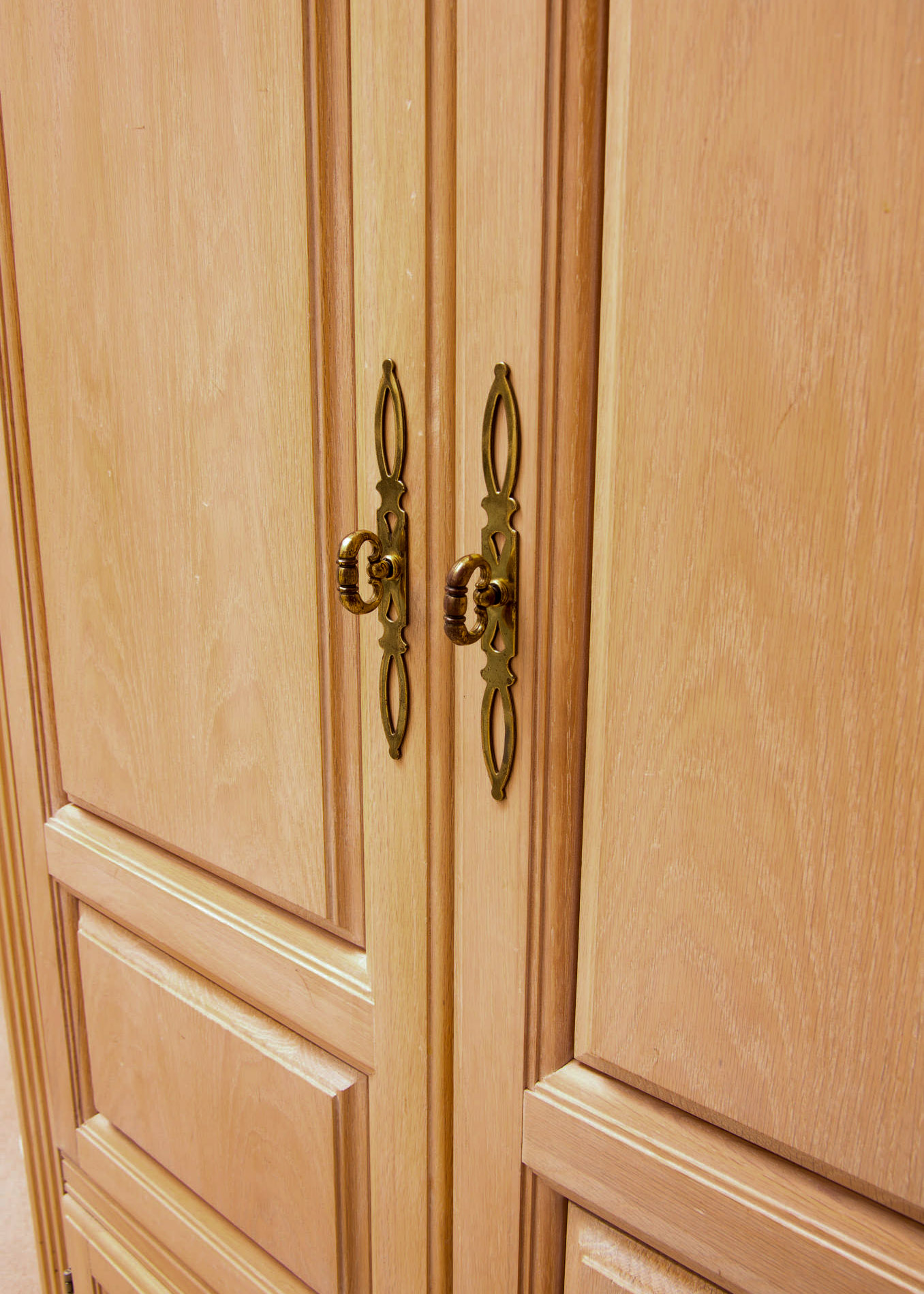 Pickled Oak Wood Television Armoire EBTH