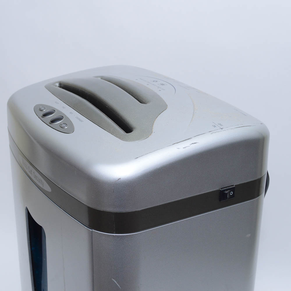 staples paper shredder