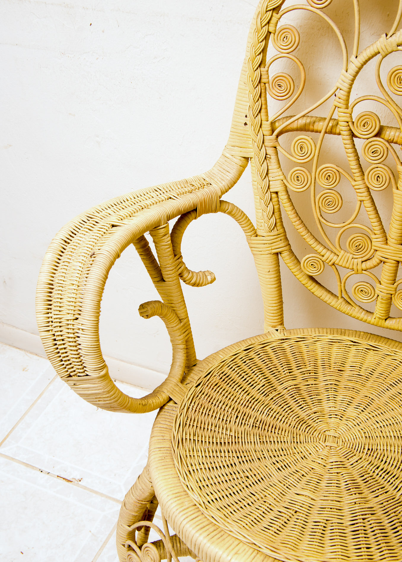 Victorian Style Yellow Wicker Chair EBTH