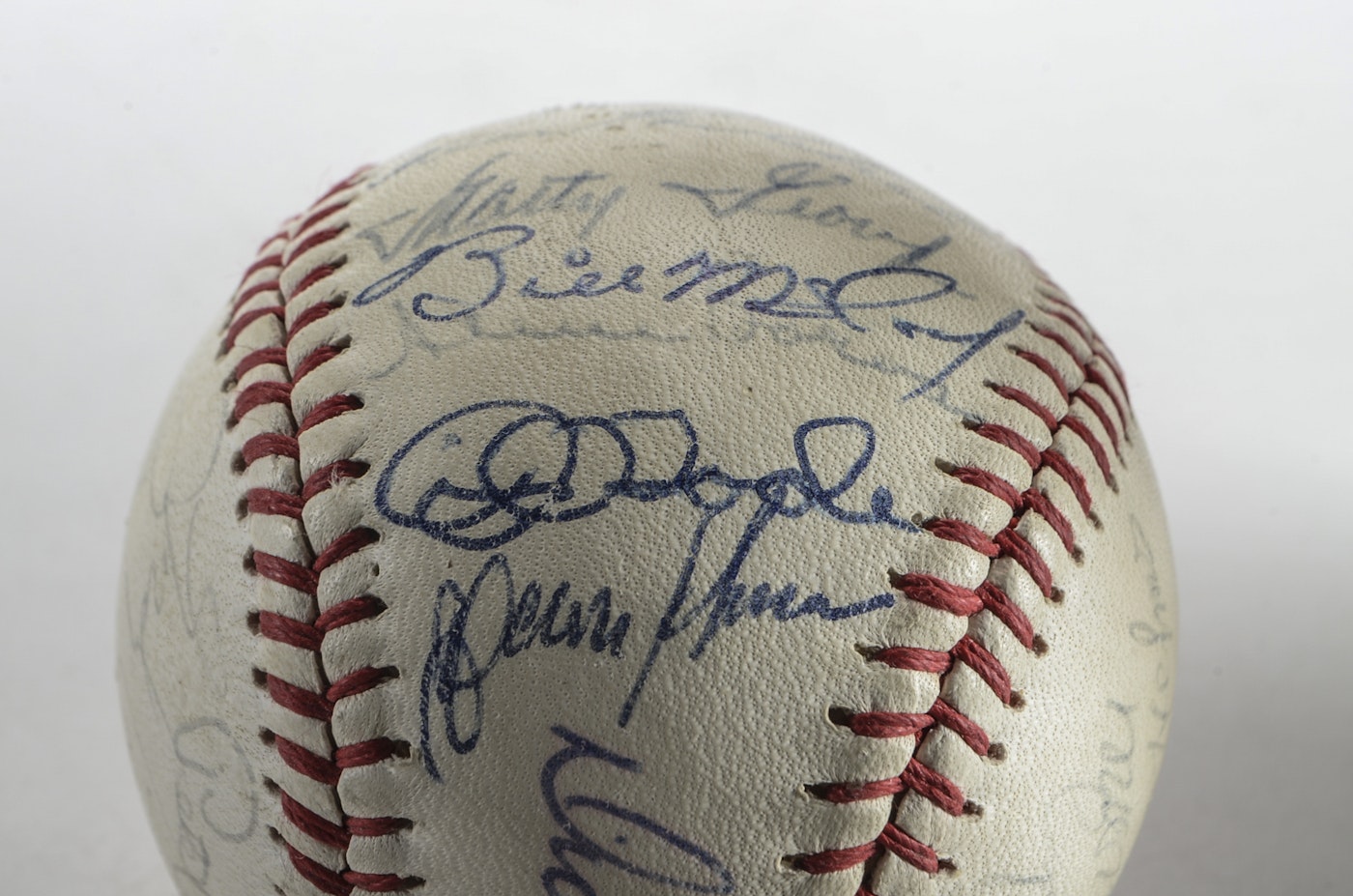 1965 Cincinnati Reds Signed Team Baseball COA | EBTH1400 x 927