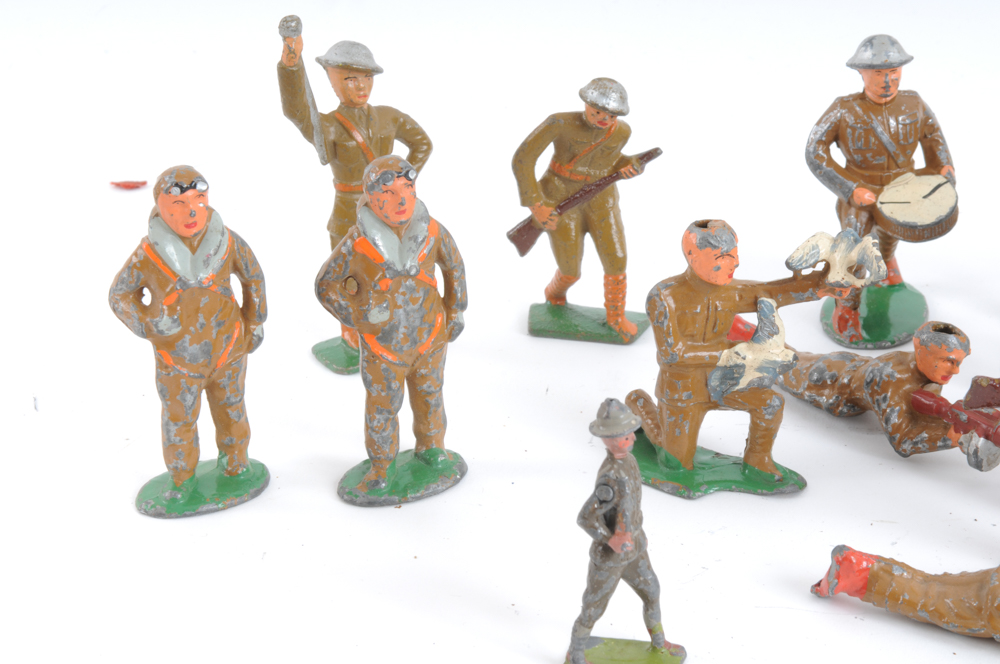 Vintage Metal WWII Toy Soldiers EBTH