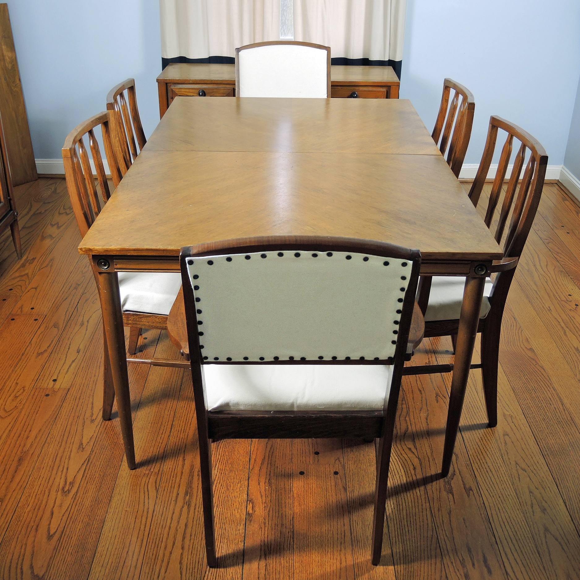 basic witz dining table