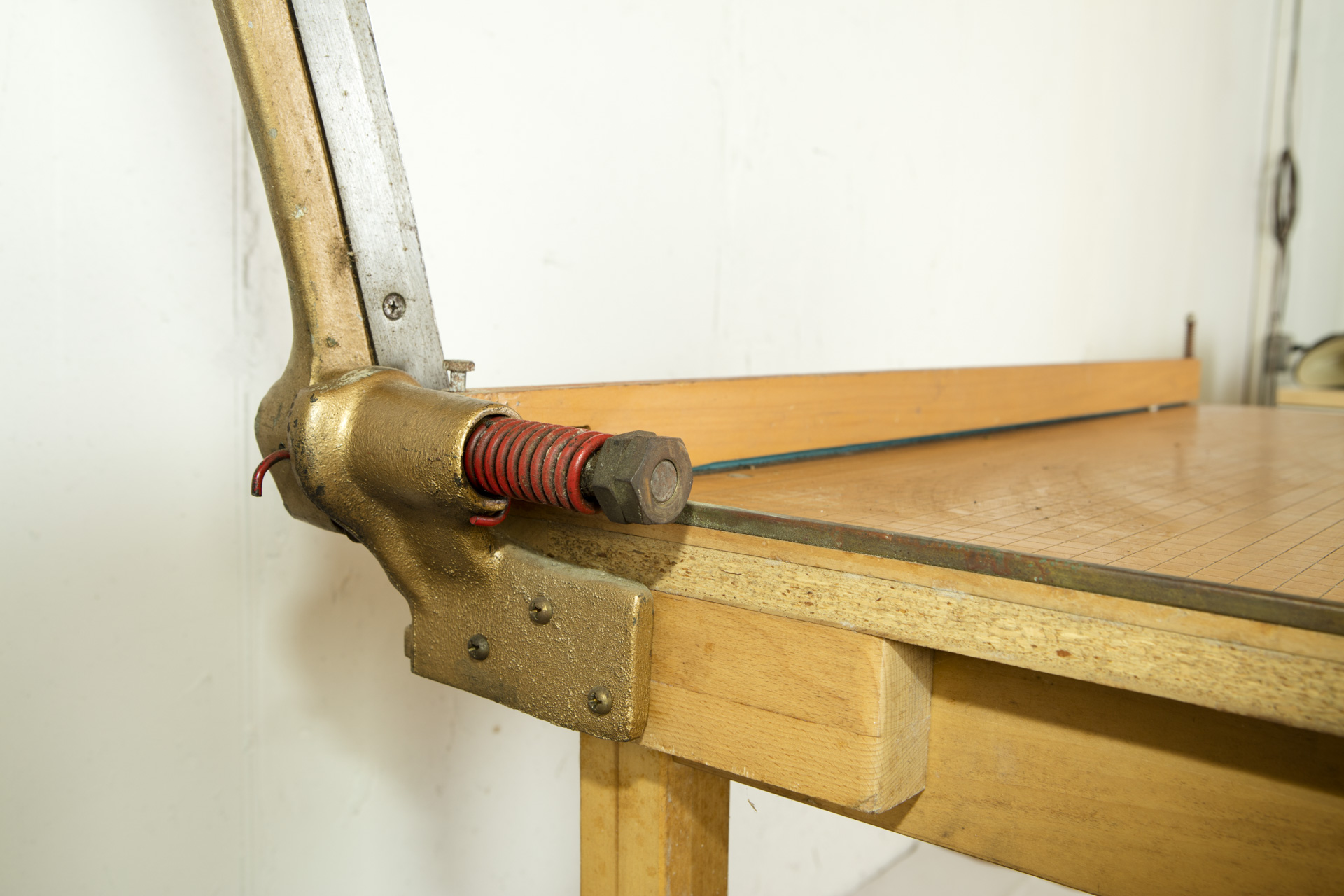 Craft Guillotine Cutting Table and Keeton Cutter Beveled Mat Cutter EBTH