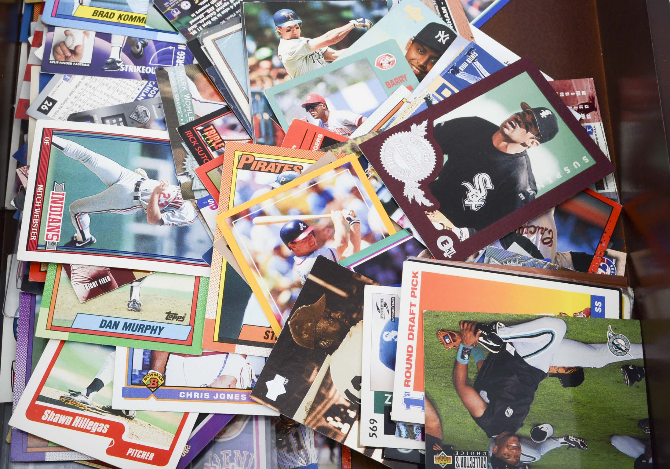 Box of Baseball Trading Cards EBTH