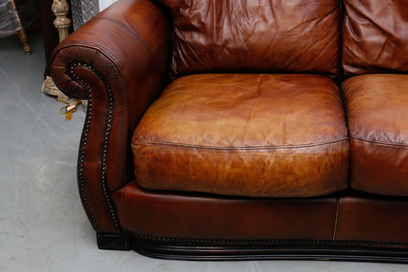 havertys leather nailhead sofa
