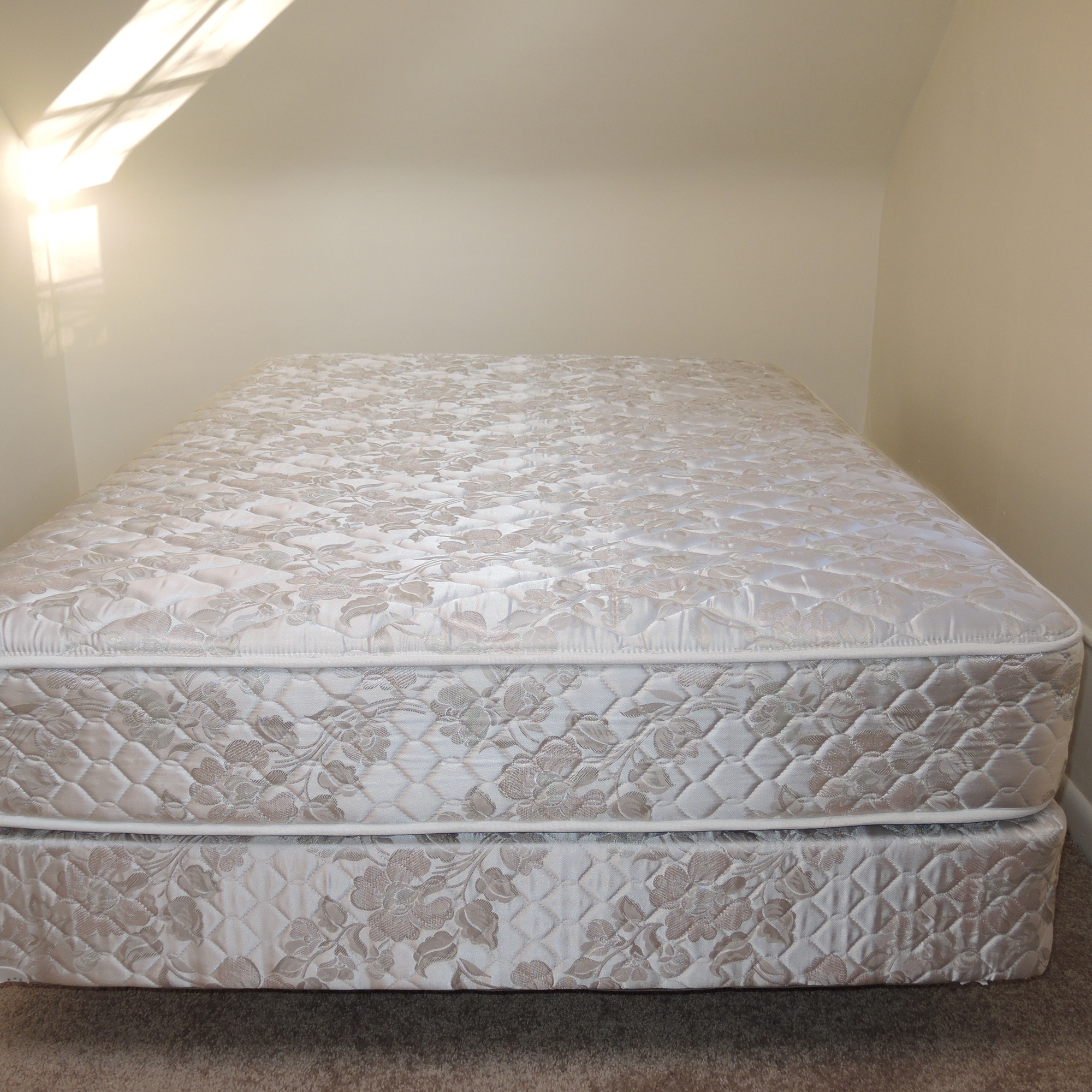 full size mattress and box spring