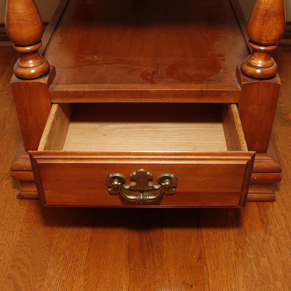 Vintage Early American Style Maple End Table by Tell City EBTH