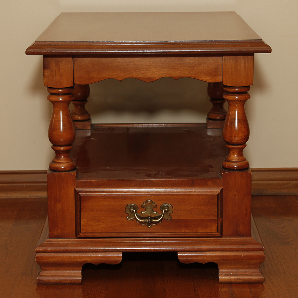 Vintage Early American Style Maple End Table by Tell City EBTH