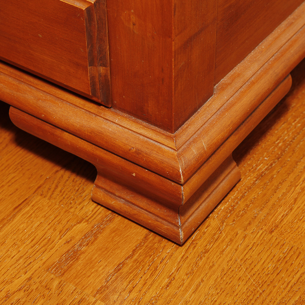 Vintage Early American Style Maple End Table by Tell City EBTH