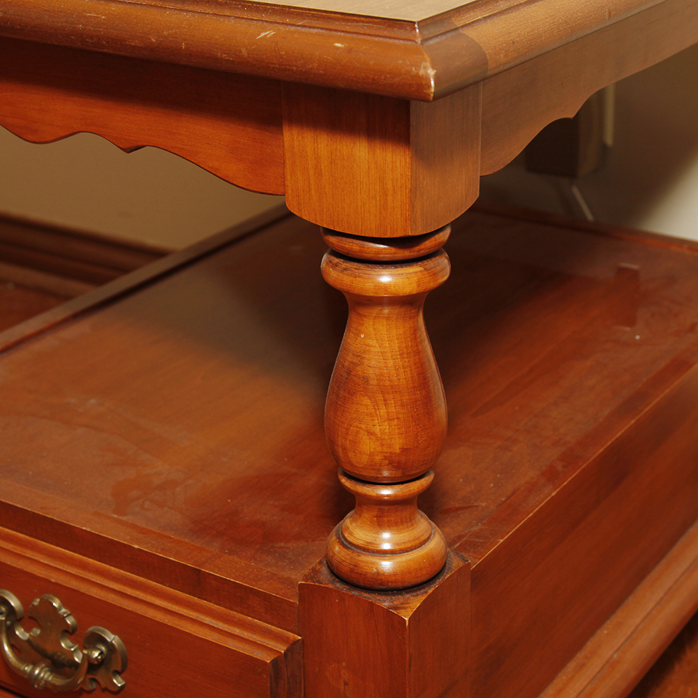 Vintage Early American Style Maple End Table by Tell City EBTH