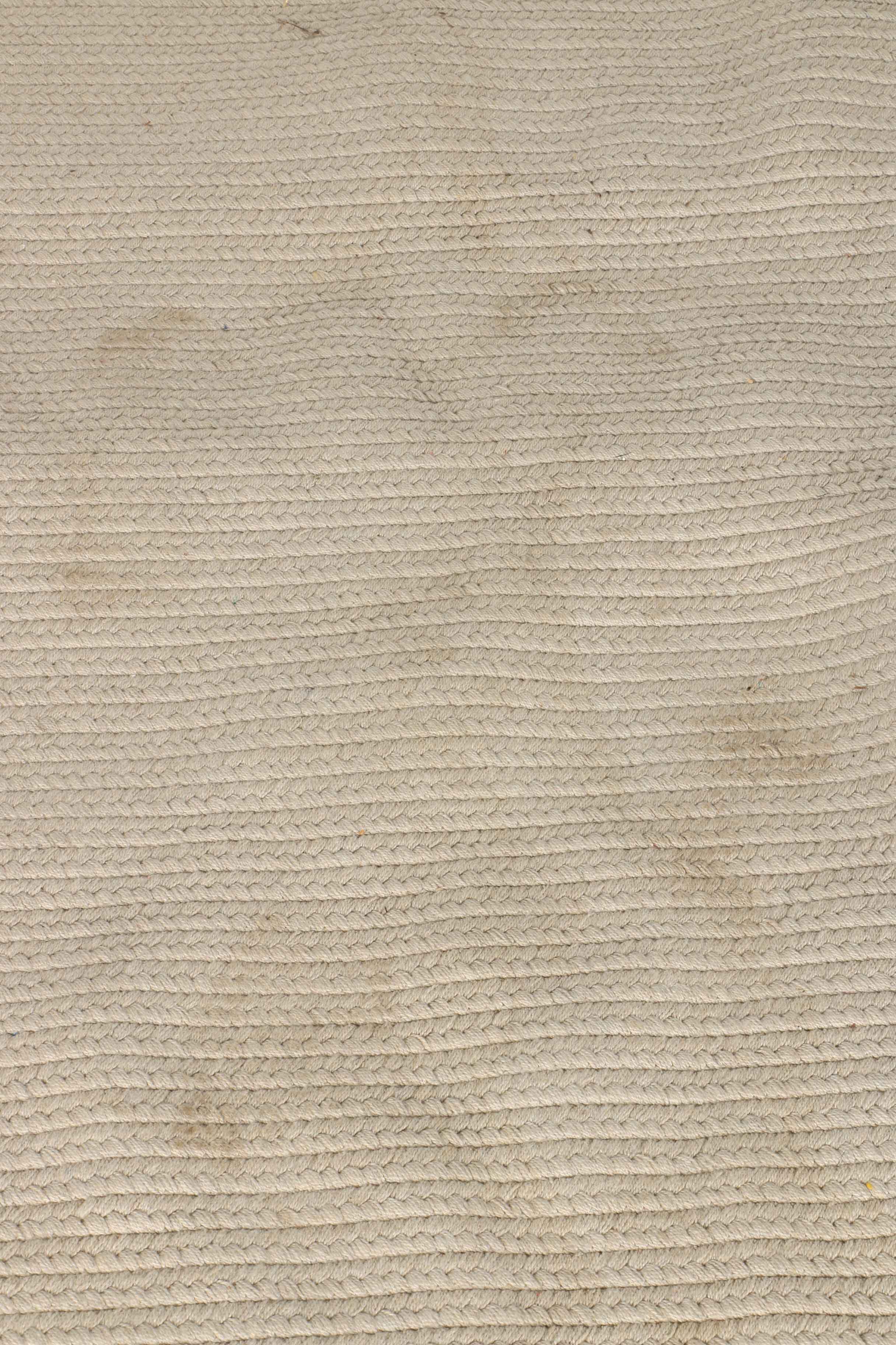 Machine-Made Cream Area Rug | EBTH