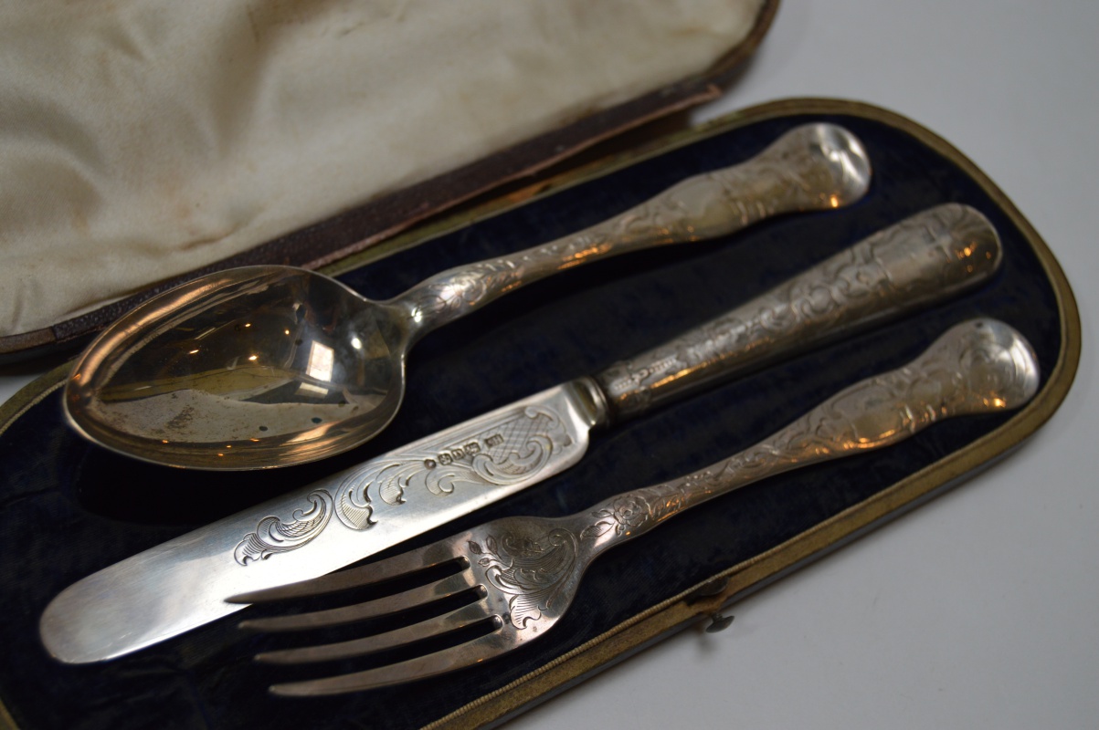 Victorian Sterling Silver Flatware Set in Case by Aaron Hadfield EBTH