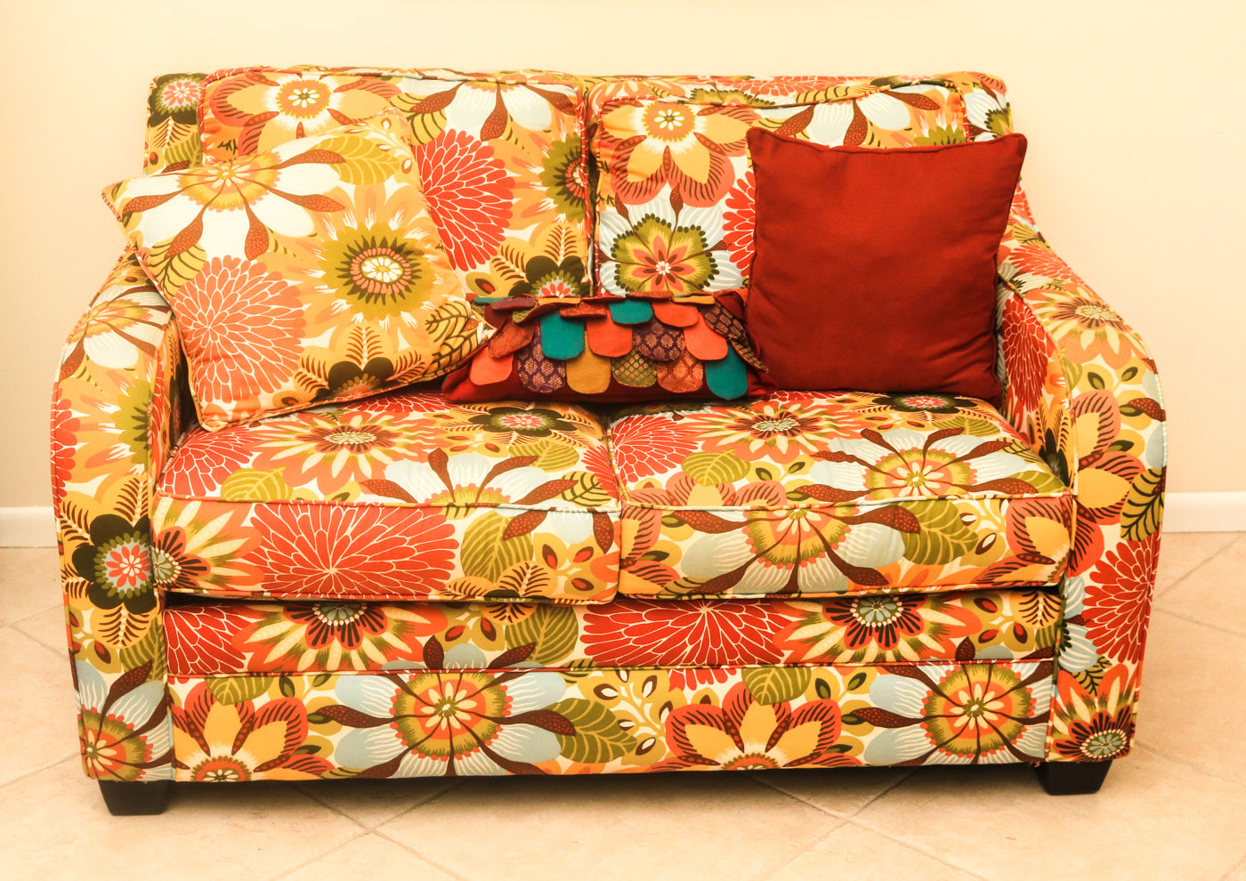 Floral Print Loveseat And Couch | EBTH