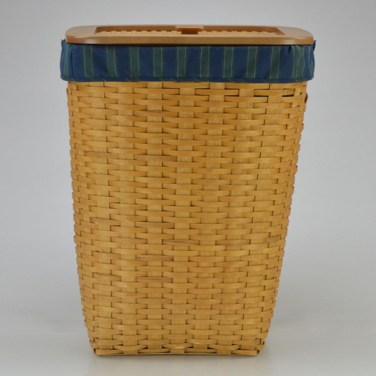 Longaberger 2005 Large Hamper Basket with OverTheEdge Liner Protector