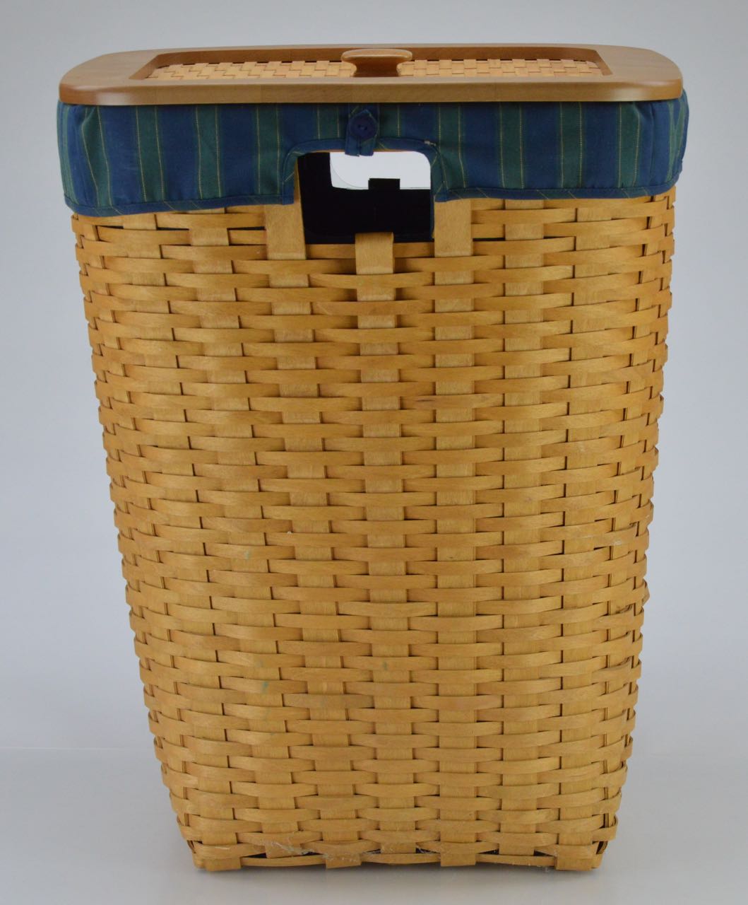 Longaberger 2005 Large Hamper Basket with OverTheEdge Liner Protector