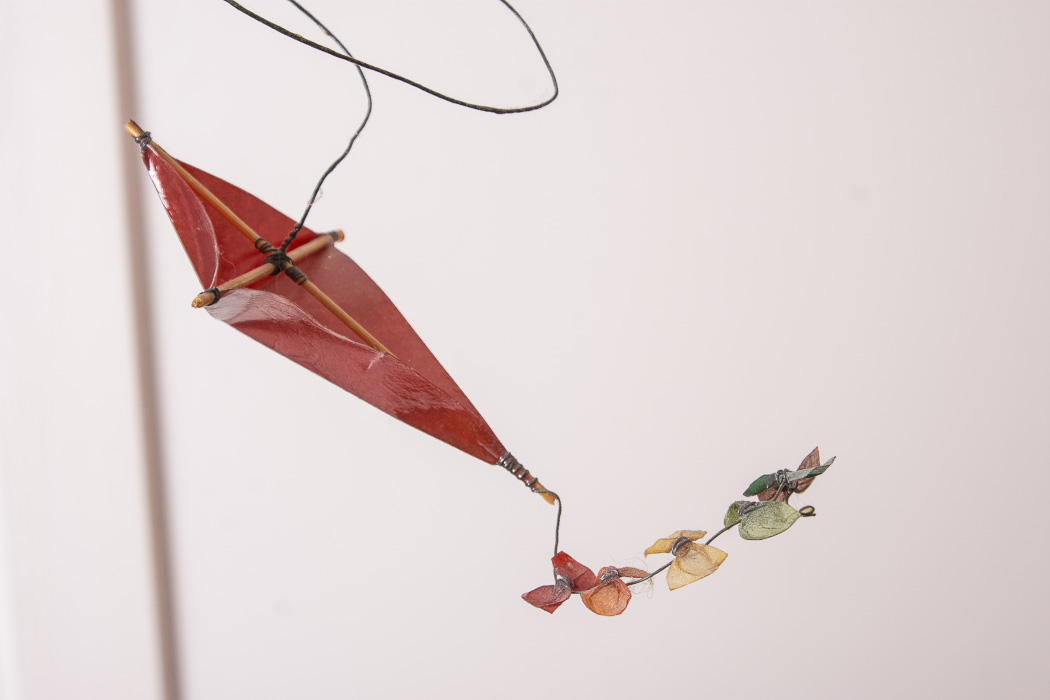 Acrobat Motif Mobile | EBTH