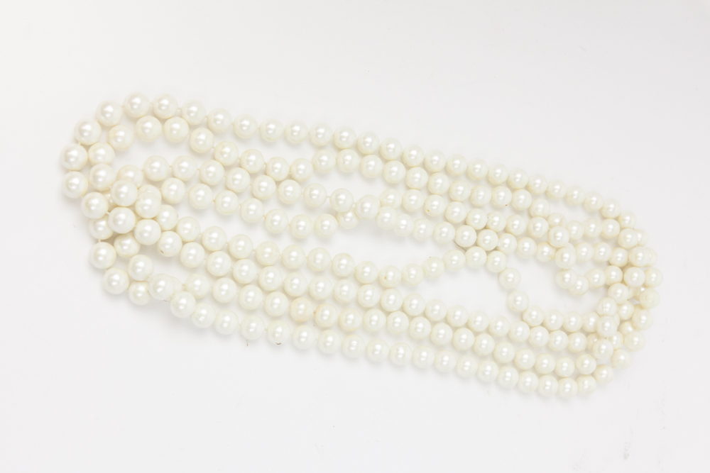 Costume Pearl Necklaces EBTH