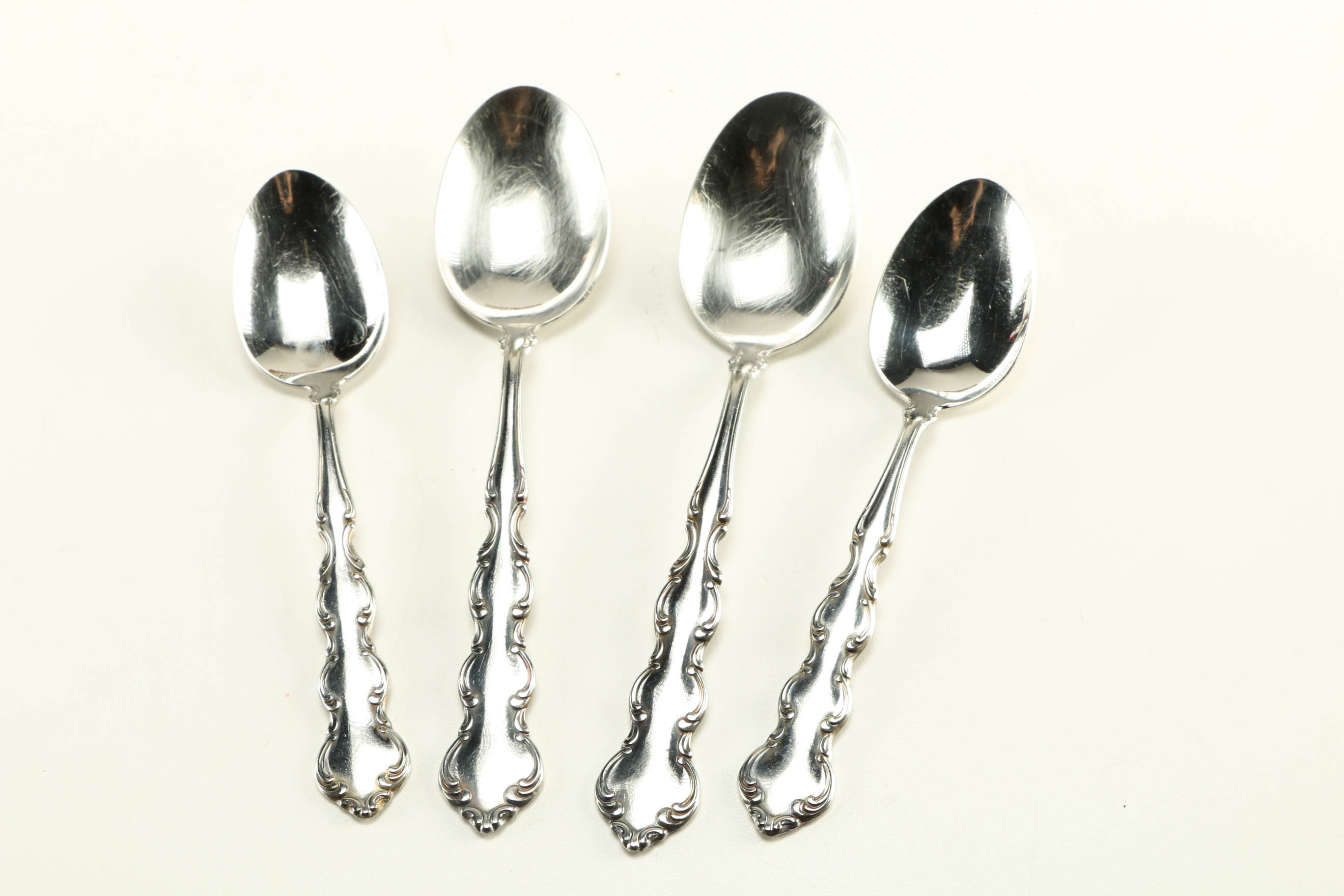 Oneida Stainless Flatware and Storage Box EBTH