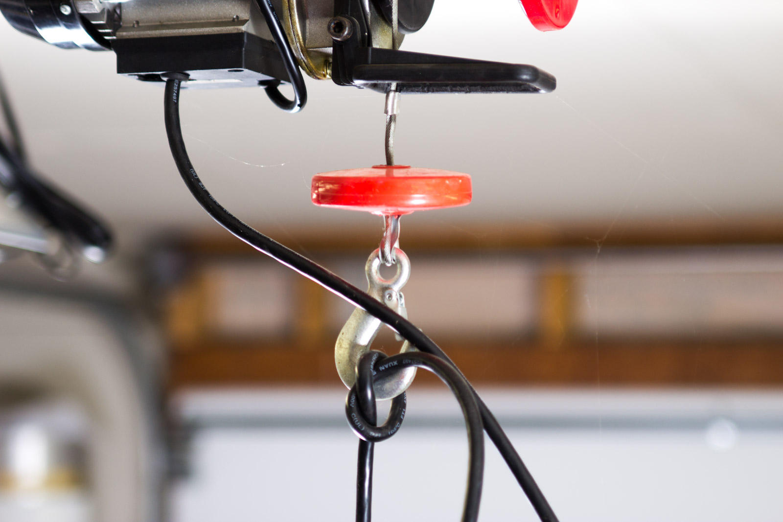 Chicago Electric Power Tools 93251 Electric Hoist EBTH