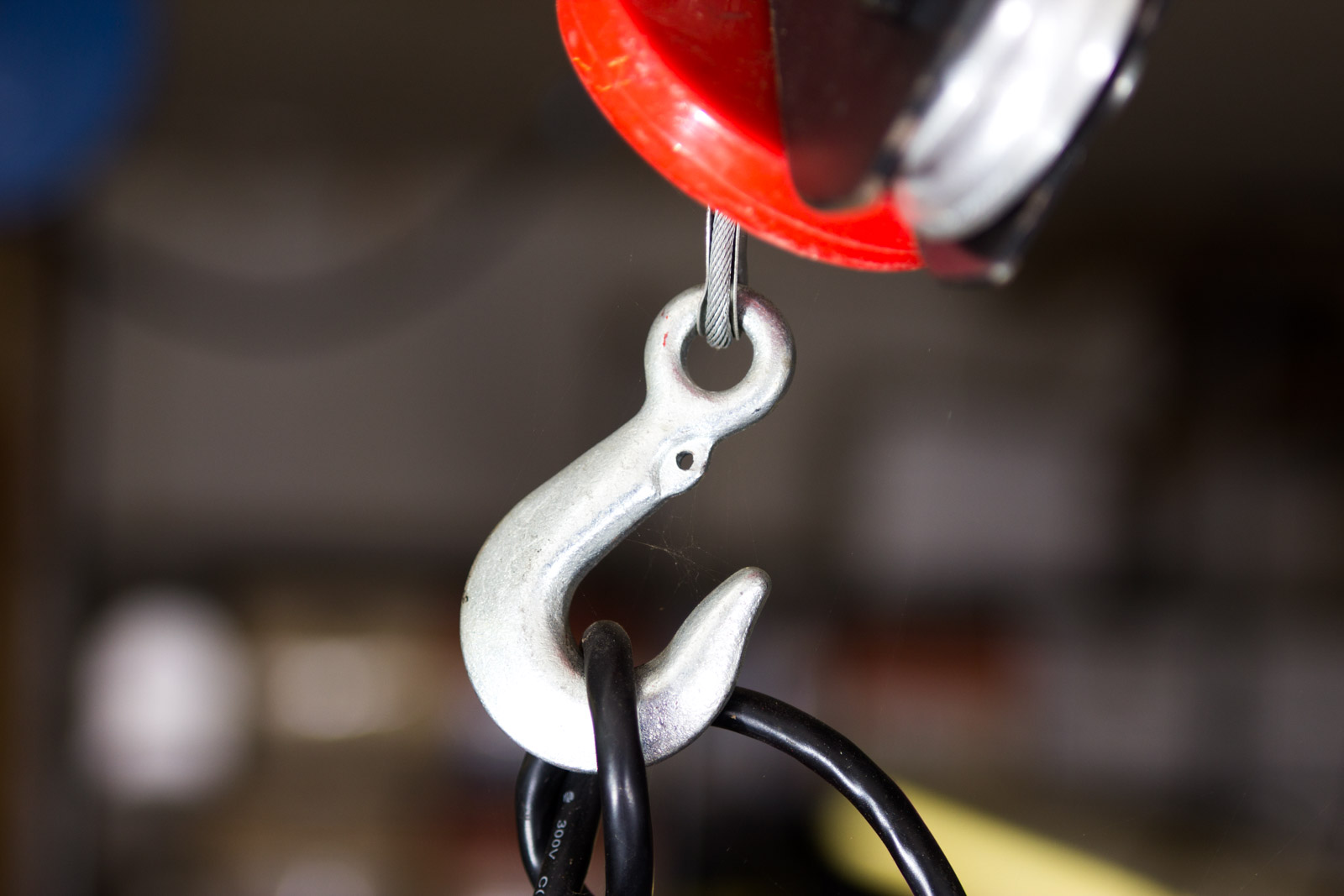 Chicago Electric Power Tools 93251 Electric Hoist EBTH