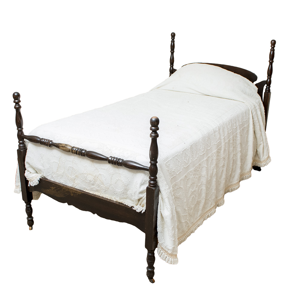 Vintage Colonial Revival Twin Bed Frame EBTH