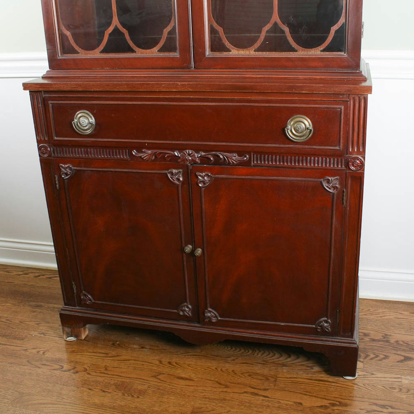 Vintage Mahogany Chippendale Style China Cabinet : EBTH