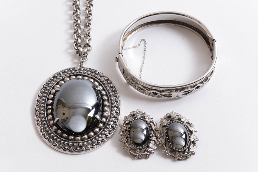 Vintage Whiting and Davis Hematite Jewelry Set EBTH